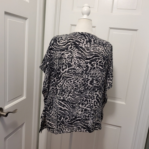 NWT Michael Michael Kors Animal Print Blouse Size L/XL, Ret. $98 - Picture 4 of 10